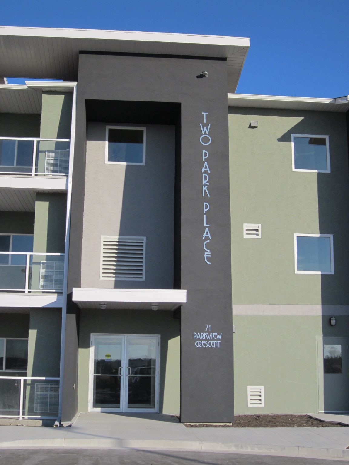 71 Parkview Crescent