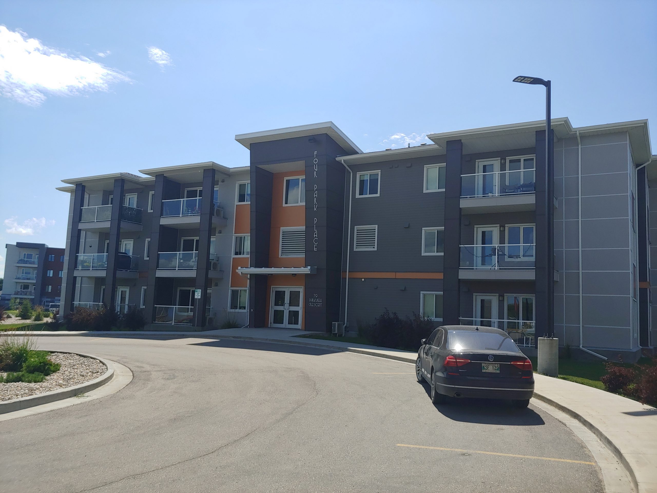 79 Parkview Crescent